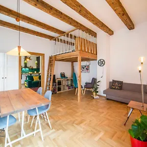 przepikny-apartament-w-sercu-starego-miasta.krakowhotelspoland.com/