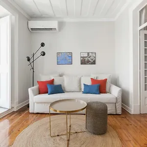 charming-apartment-rua-da-rosa-33.hotels-lisbon-portugal.com/
